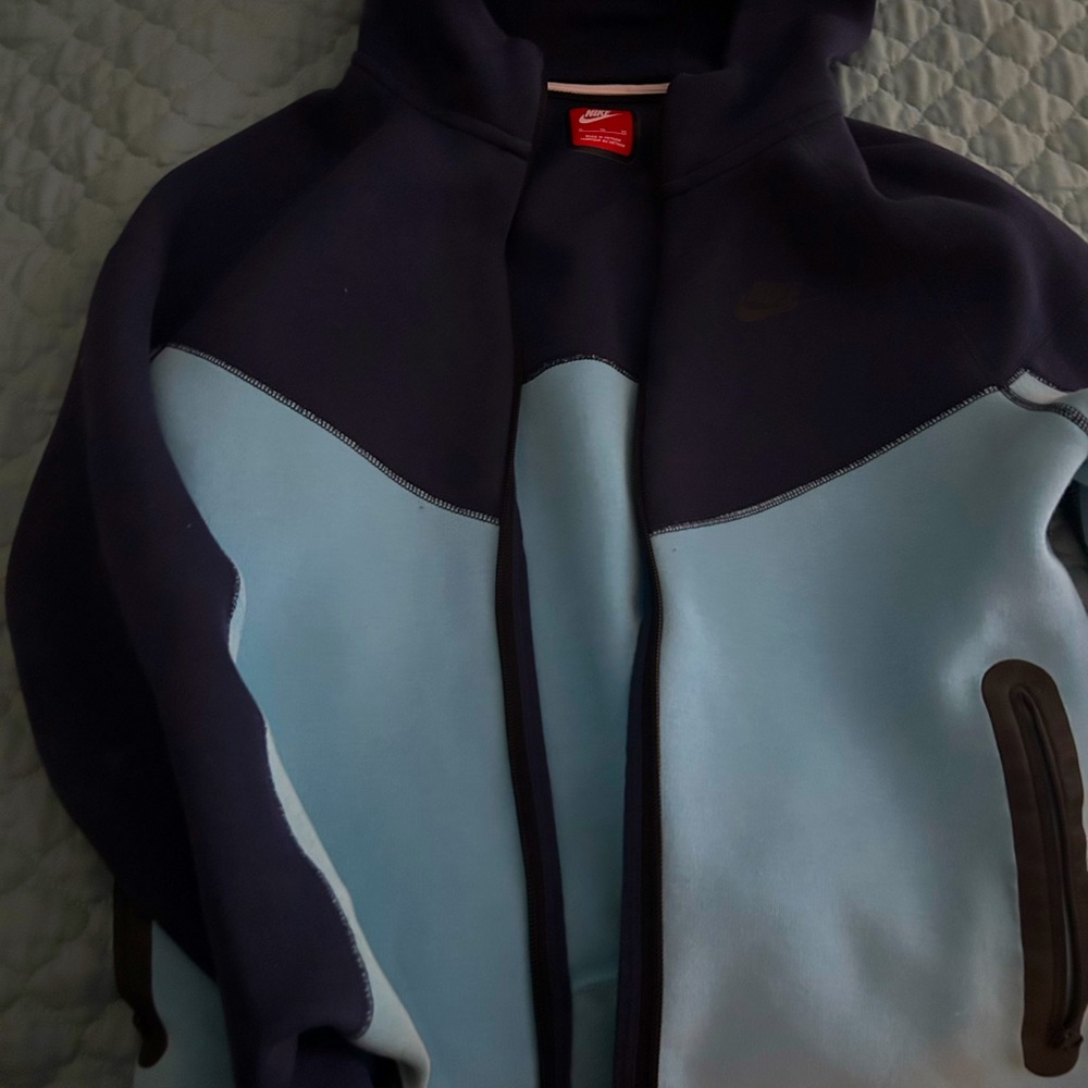 Nike tech